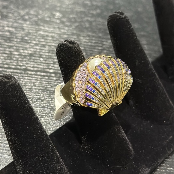 14KT Gold Plated Clamshell with Pearl Scallop Surprise Cocktail Statement Ring - Picture 6 of 10